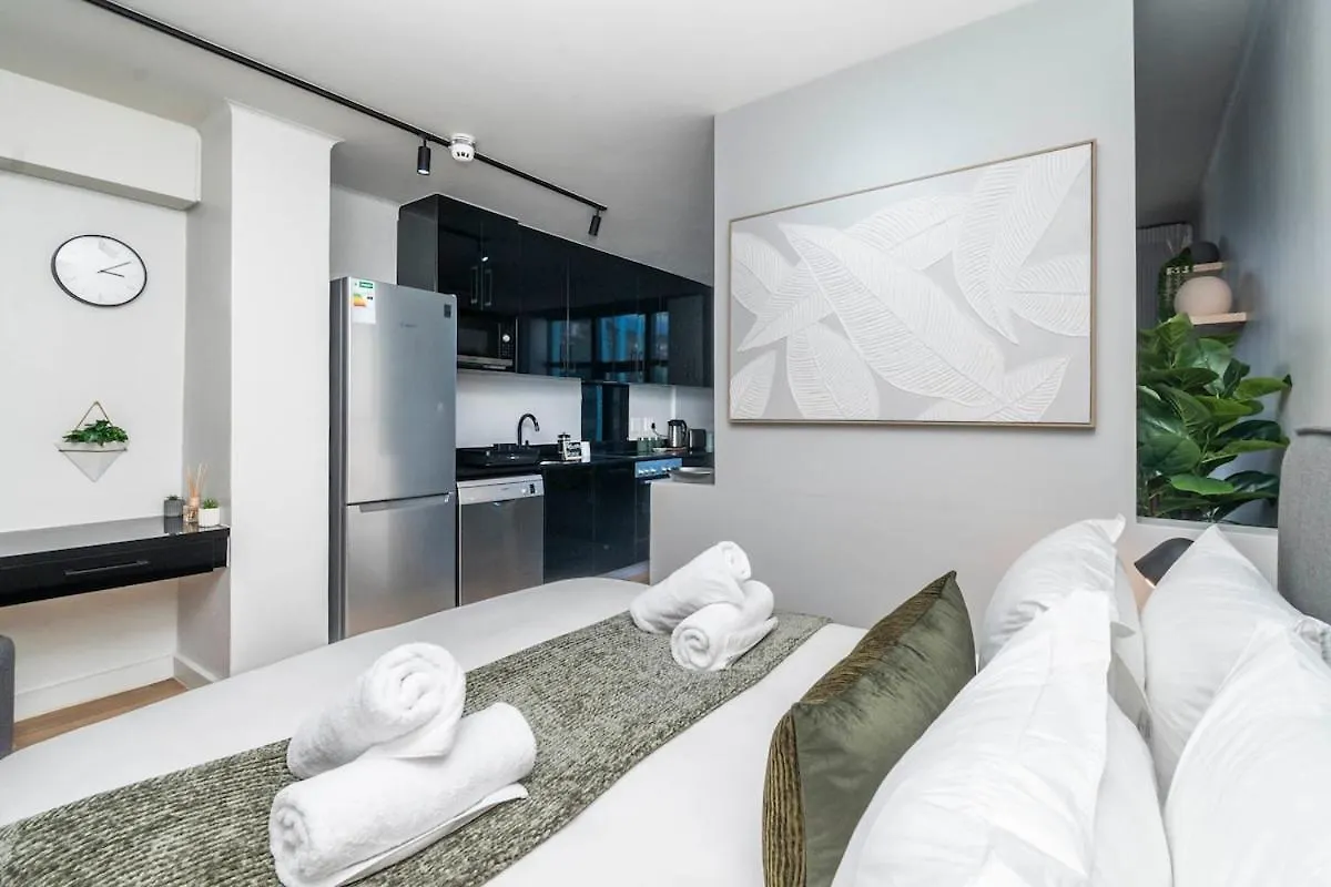 Stylish Studio In The Tokyo Rooftop Pool & Braai Κέιπ Τάουν Διαμέρισμα