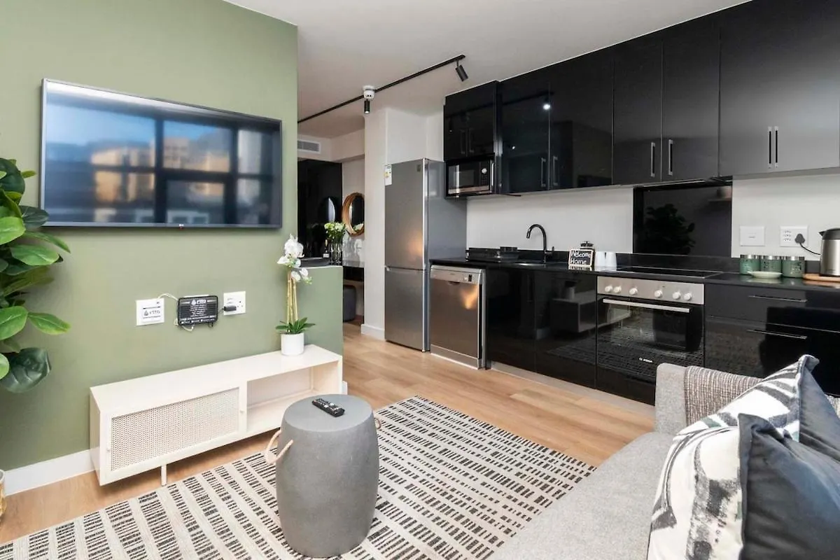 Stylish Studio In The Tokyo Rooftop Pool & Braai Κέιπ Τάουν